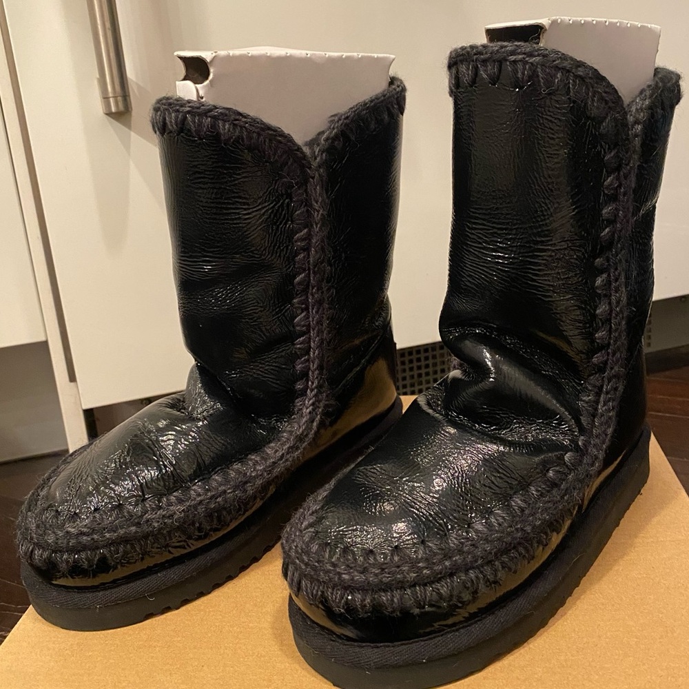 MOU stitch detail snow boots